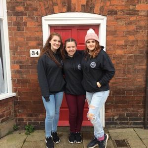 Meet your Posher, Hayley